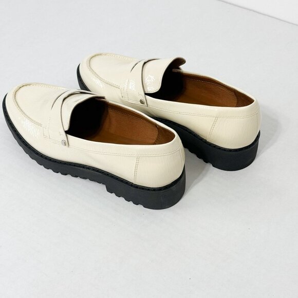 Franco Sarto NWOB Sz 8 Putty /Off White Cassandra Glossy Penny Loafers - Picture 7 of 8